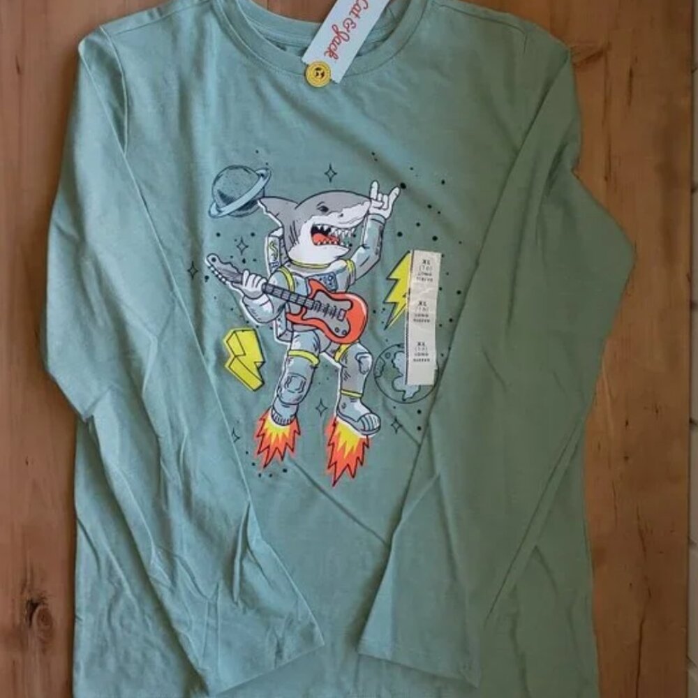 Green Space Shark T-shirt Long Sleeve